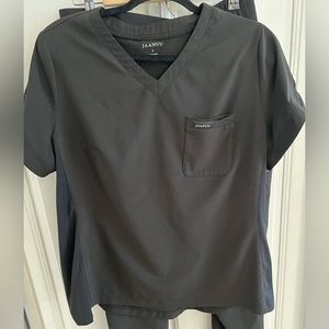 Jaanuu scrub top and pants
